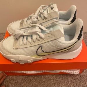 Women’s Nike waffle racer 2x